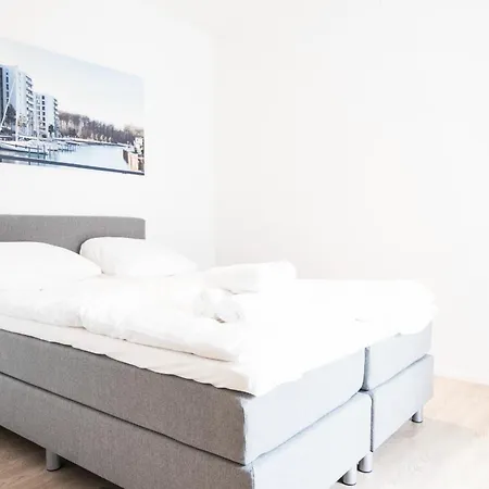 Modern Spacious 2-bed By The Harbour Apartman *