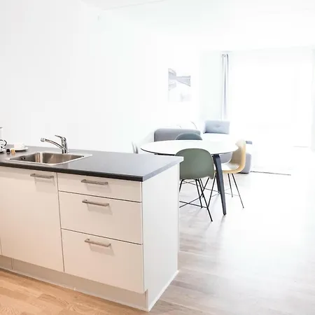 Modern Spacious 2-bed By The Harbour