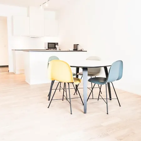 Apartman Modern Spacious 2-bed By The Harbour *