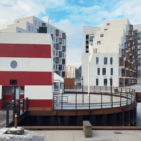 Modern Spacious 2-bed By The Harbour Apartman Odense
